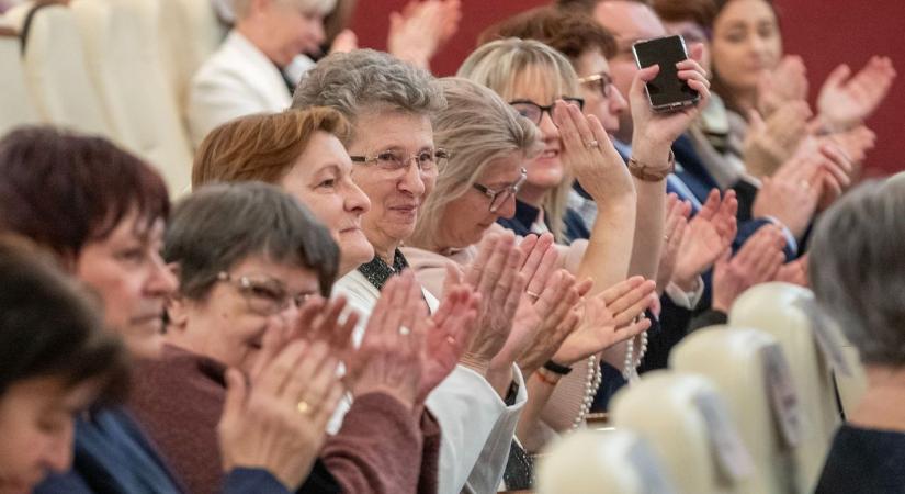 Díjátadót tartottak a Szent György Kórházban a Magyar Ápolók Napja alkalmából (galéria)