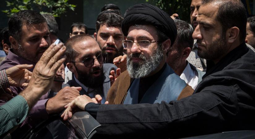 A Forradalmi Gárda állhat Hamenei mögött