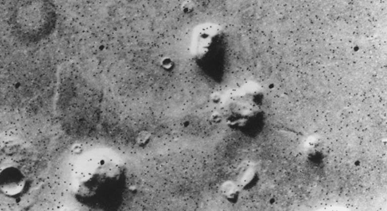 Fél évszázada nem hagyja nyugodni az embereket a Mars felszínén megjelenő arc