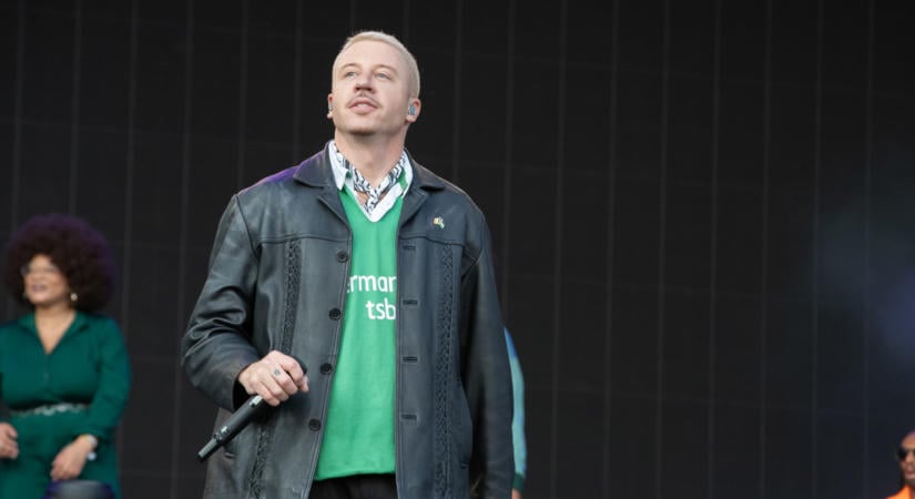 Kirúgták Ed Sheeran turnéjáról, most saját Free Palestine turnét indít Macklemore