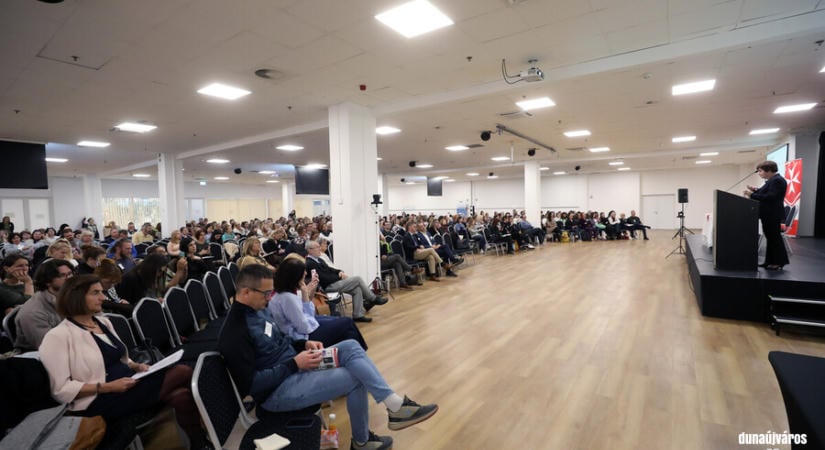 400 ezer elfeledett gyermekért küzdenek