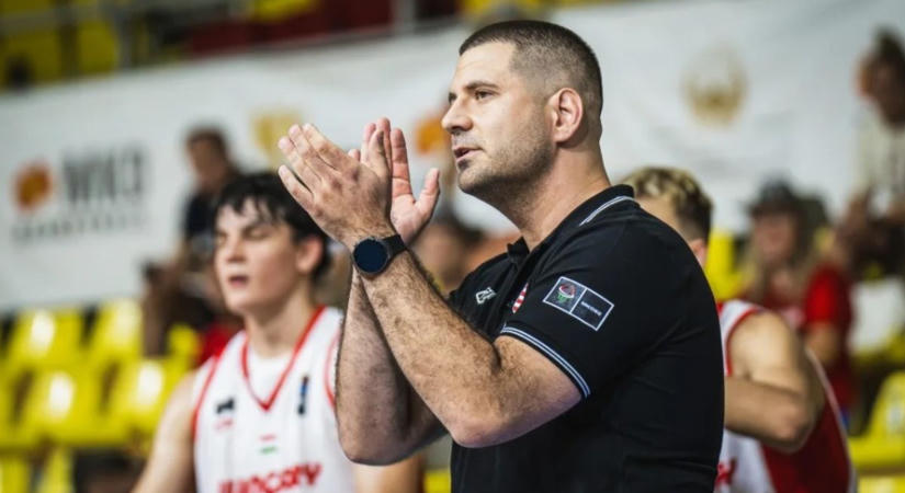 Kadett korában Kaposváron is pallérozódott, ma már az U16-os válogatottat vezeti Moosz Milán