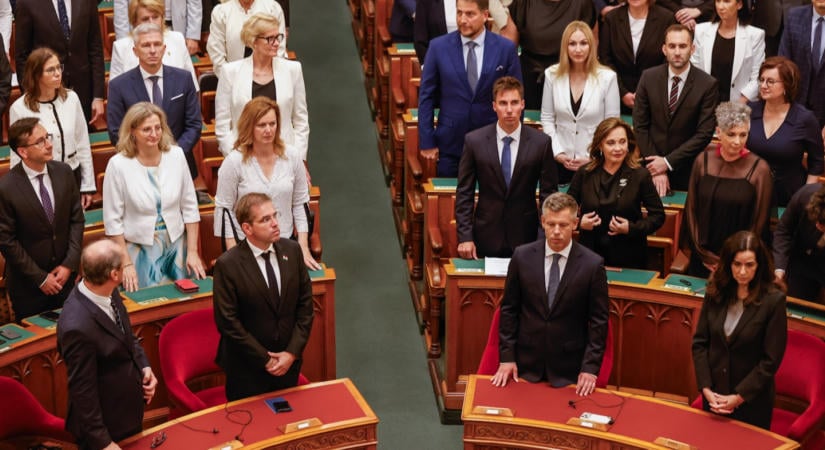Káosz a Médiatanács körül: a Tisza az utolsó pillanatban mégsem szavazta meg a Fidesz és a KDNP jelöltjeit