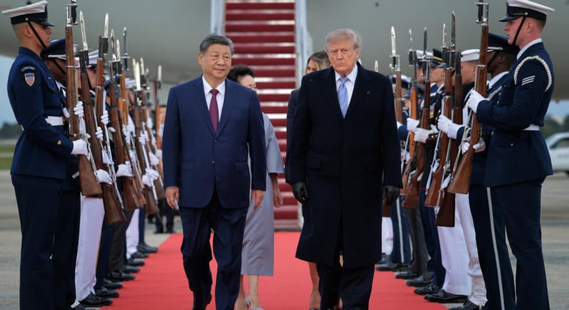 Donald Trump olyat ajánlott Hszi Csin-pingnek, hogy a Fehér Háznak kellett tisztáznia, mi történt