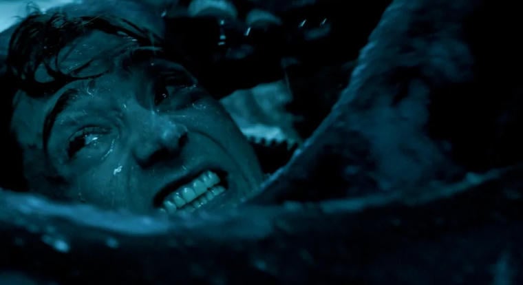 Az első reakciók alapján a Bálnahullás az év egyik legintenzívebb élménye lesz, amiben a Resident Evil sztárja ismét nagyon játszik