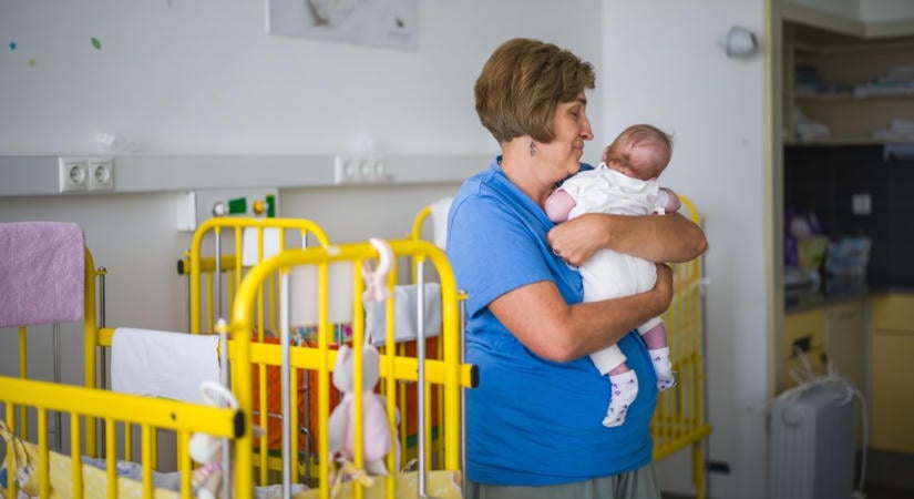 Ennyi támogatást kapnak a családok a babák után