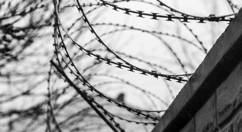 Tíz év börtönre ítélték a Mester utcai villamosmegállóban késelő férfit