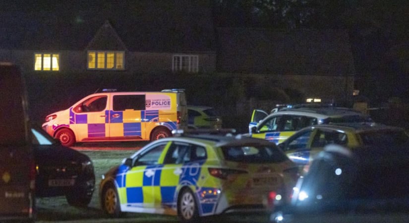 Egy buliból hazatérő gazda jelentette, hogy a RAF reptér mellett símaszkos férfiakat látott
