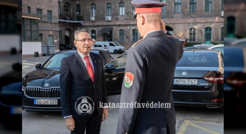A rendvédelem fejlesztési terveiről egyeztetett a katasztrófavédelem értekezletén a rendészeti államtitkár