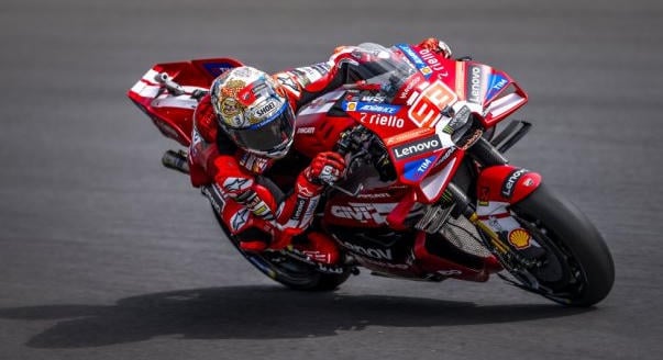 Marquez a rajtnál kapta el Martint a sprinten
