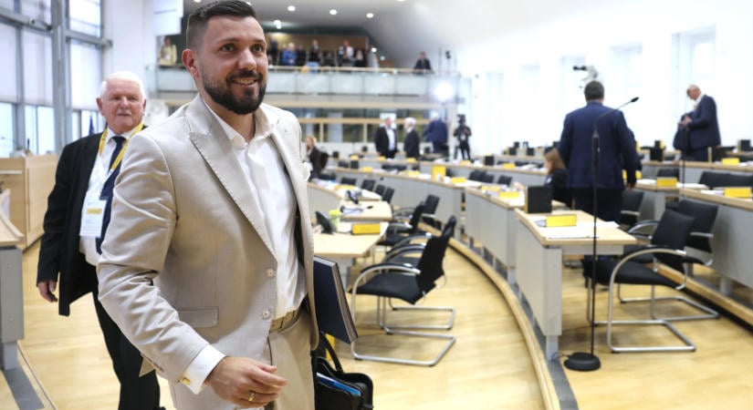 Első ízben választottak AfD-s képviselőt német tartományi parlament elnökévé