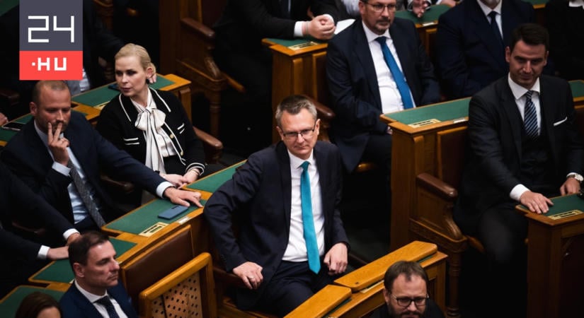 Aláírásokat gyűjt a KDNP a gendertörvény ellen