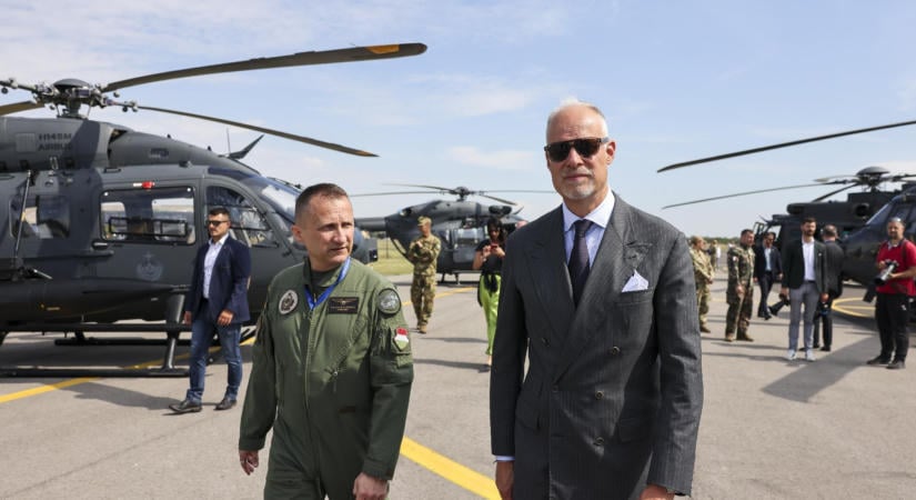 Durván túlbecsült létszámot adott le a Fidesz a NATO-nak