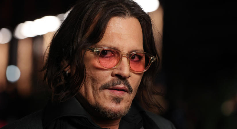 Johnny Depp döbbenetes külsővel tér vissza a mozivászonra