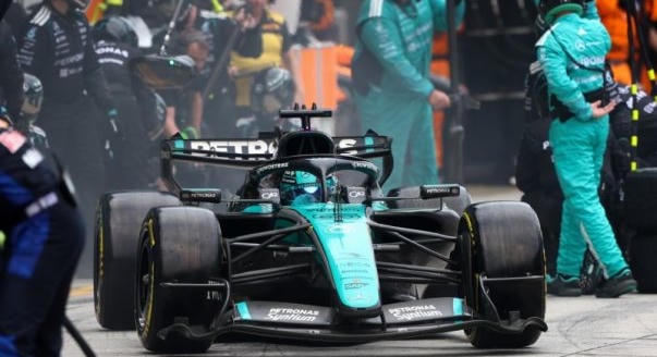 Afrika jön, Russellt büntetik: a nap F1-es hírei