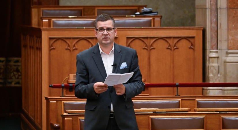 Szégyen? Még mindig kapja a milliós fizetést Orbán Viktor rács mögé került minisztere