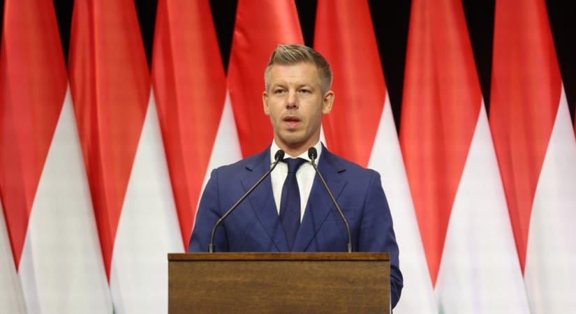 Magyar Péter szánalmasnak nevezte a Fradi-legendák kiállását Kubatov Gábor mellett