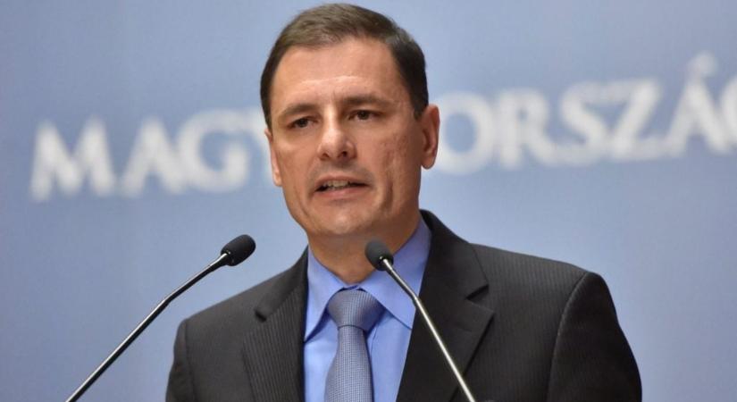 Most dobta le a láncot a Fidesz, alkotmánybírósághoz fordulnak