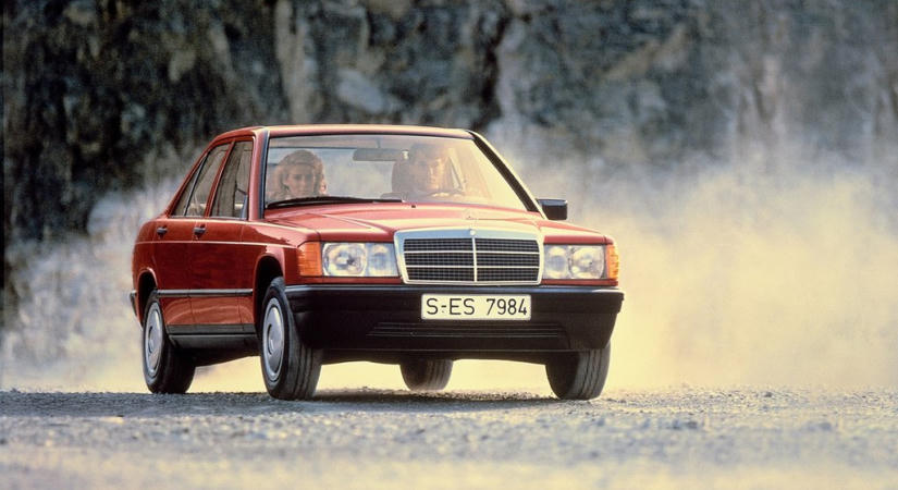 Születési anyakönyvi kivonatot ad a Mercedes a klasszikus autóihoz