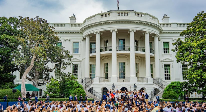 Amerikai törvényjavaslat tiltaná az emberfeletti AI-t, Trump Xi-vel tárgyal