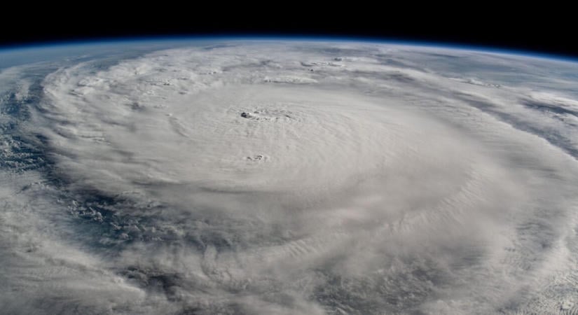 Rendkívüli állapotot hirdettek az USA egyes részein – életveszélyes hurrikán közeleg
