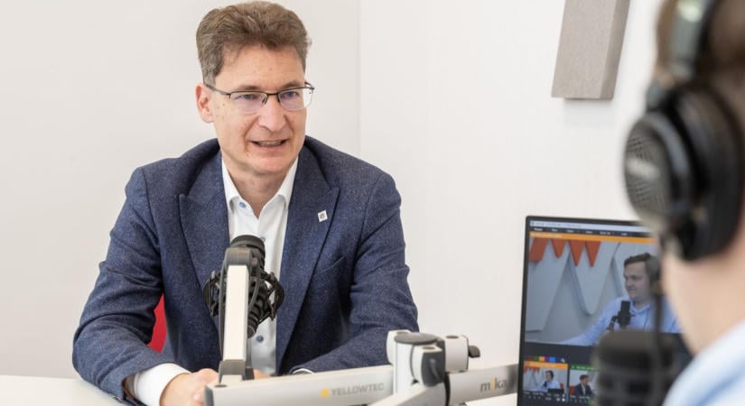 Milliárdos bevételkiesés, negyedmilliárdos drágulás – Cser-Palkovics a fehérvári költségvetésről (videó)