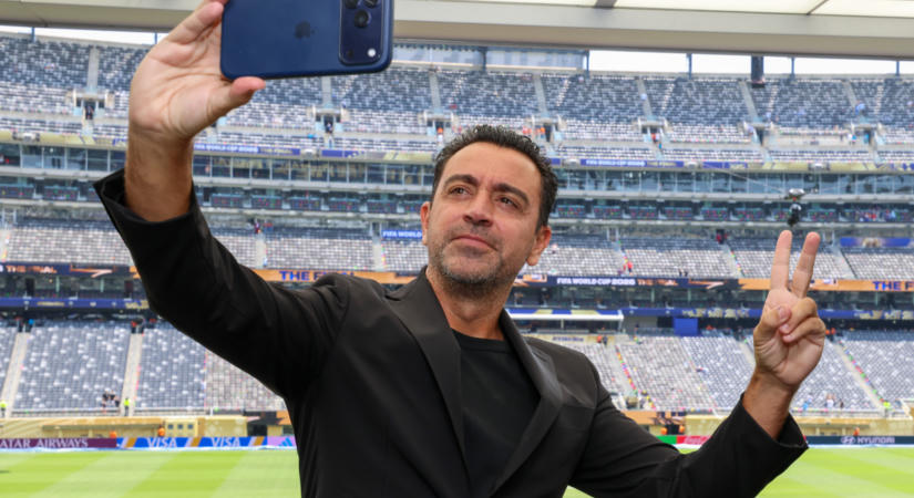 Xavi újra munkába állt, a holland válogatott szövetségi kapitány lett!