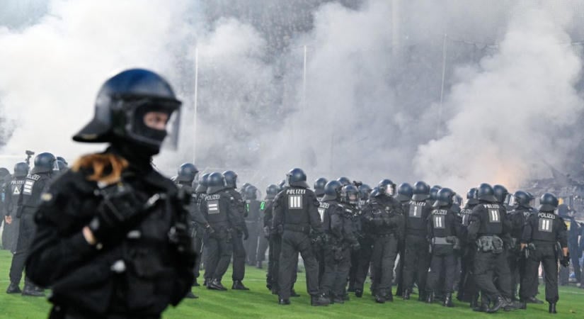 „Aki a többieket veszélyezteti, az bűnöző” – elszabadult a pokol a német kupameccsen