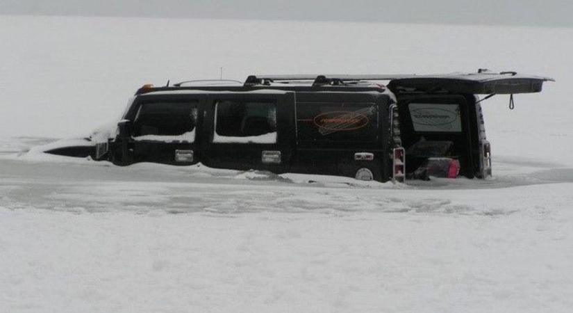 Elefánt, traktor, Hummer, cápa: elképesztő, mit nem láttak eddig a Balatonban