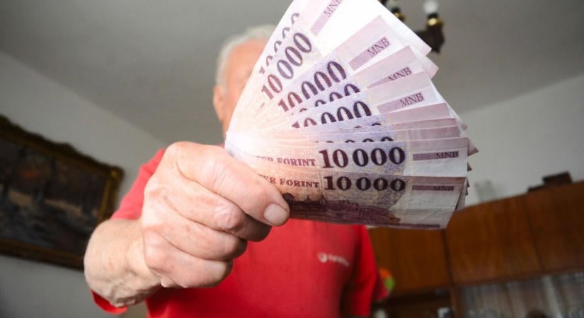 Kármán András ismertette a nyugdíjemelés részleteit: erre számíthatnak a szépkorúak – videóval