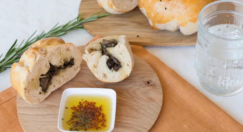 Egyszerű és mennyei! Próbáld ki ezt a májjal töltött buci receptet