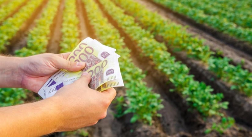 Repedezik a 100 ezer eurós támogatási plafon; ez történt Brüsszelben