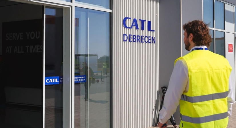 A vízhasználattól a nikkelügyig: több vitatott kérdésre reagált a CATL Debrecen – fotókkal