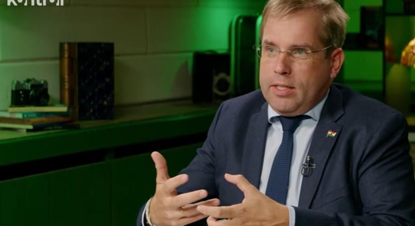 Megtartanák a megyei közgyűléseket az önkormányzati szövetségek - javaslataik a kormány asztalán
