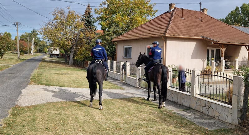 Lóra pattantak a somogyi zsaruk