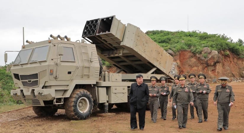 Észak-Korea rakétákkal üzen Donald Trumpnak ázsiai útja előtt