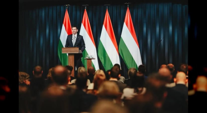 Vitézy Dávid: Esküt tett a Közlekedési és Beruházási Minisztérium 110 új munkatársa