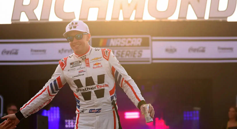 Pont, mint Jeff Gordonnál – Rick Hendrick Connor Zilisch szerződtetéséről beszélt