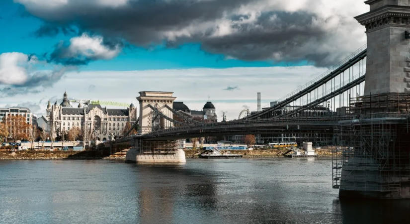 Életveszélyes baleset történt Budapest egyik népszerű szórakozóhelyén