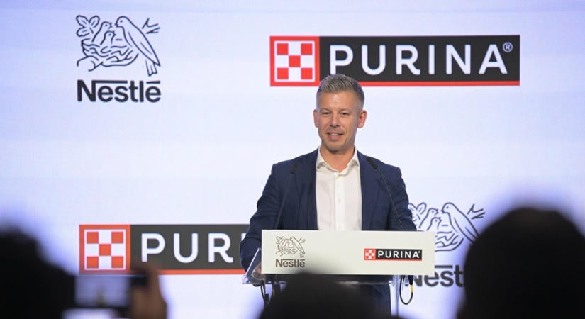 Új üzemet adott át Magyar Péter és Kapitány István