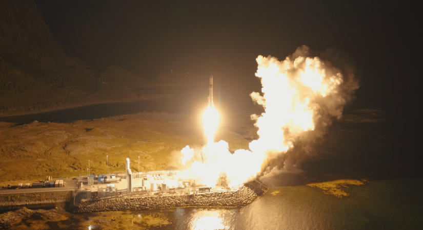 Elstartolt a német űrrakéta, a Spectrum, amivel Európa üldözőbe veszi Elon Muskot