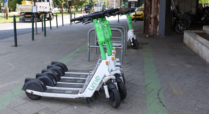 Négy rollert és még egy trafikot is kinézett magának, letartóztatták a visszaeső tolvajt