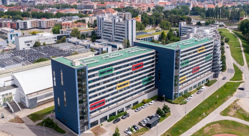 Nehezített pályán kezdheti meg munkáját a Széchenyi István Egyetemért Alapítvány új kuratóriuma: milliárdos veszteségek és bedőlt cégek maradtak a Palkovics-éra után