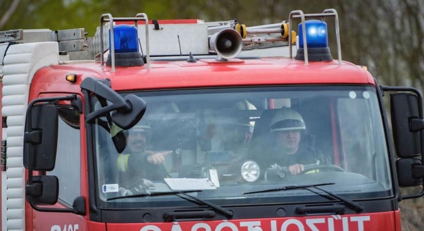 Tragédia Gyöngyösön: egy idős nő holttestét találták a kigyulladt házban - videóval