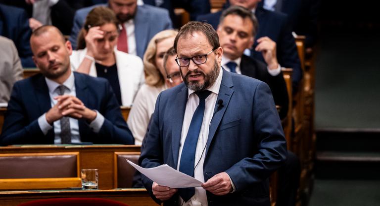 Elkészült a 2026-os költségvetés leltára, a Pénzügyminisztérium szerint mérséklődött a várható hiány