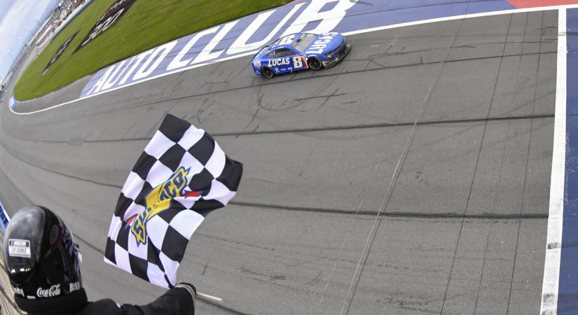 Kyle Busch tiszteletére visszavonultatja a védjegyének számító autódizájnt a Lucas Oil