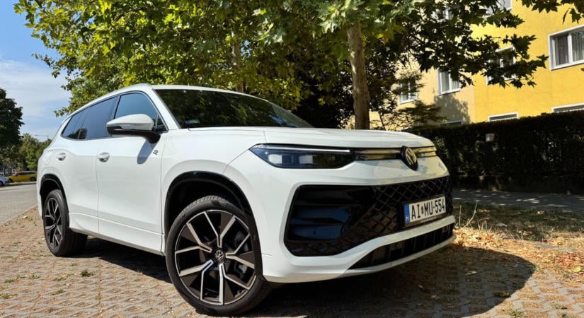Megérkezett a család szelíd óriása: Volkswagen Tayron R-Line teszt