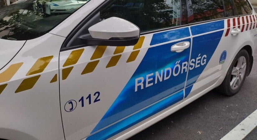 Biztosan felismered, ha láttad! Ezt a jellegzetes arcú férfit keresik a rendőrök