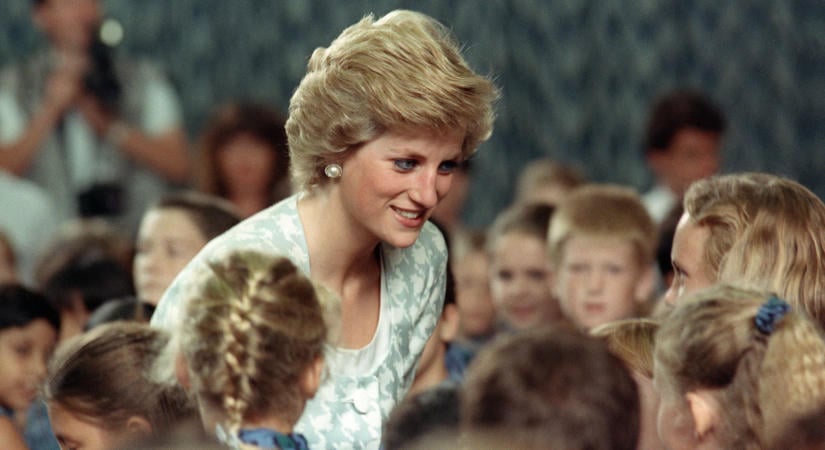 Ellopták Charles Spencer Diana hercegnőről szóló memoárját