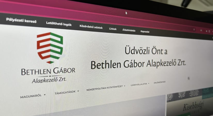 Közérdekű adatigényléséből derült ki, 250 millió forintot szórt ki az Orbán-kormány tengerentúli támogatásokra